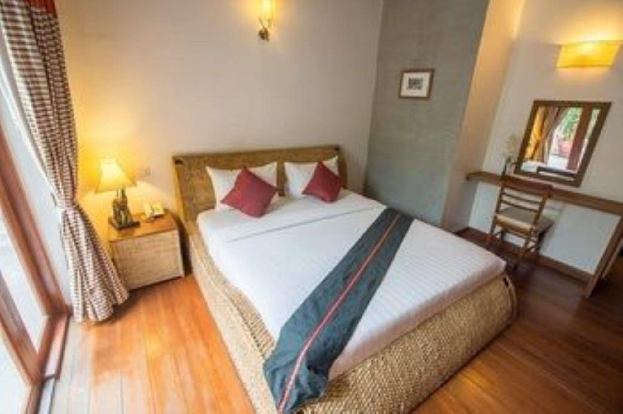Casa Villa Independence Phnom Penh Ngoại thất bức ảnh